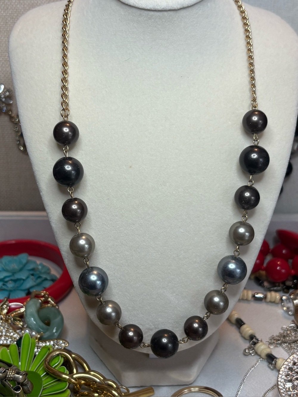 Vintage Sarah Coventry Black Gray Faux Pearl Gold-Tone Necklace
